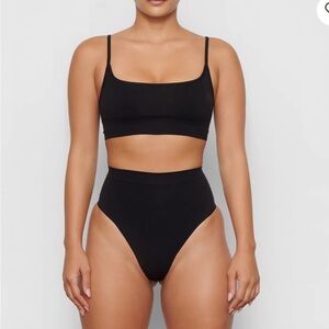 Skims seamless sculpt mid waist thong‎